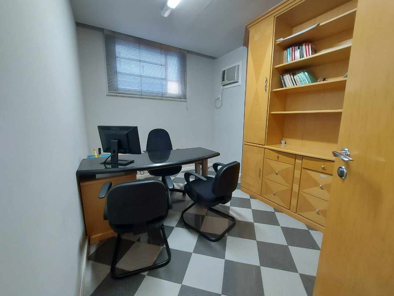 Foto do imóvel: Sala Comercial à Venda, 169 m²em Centro - Florianópolis