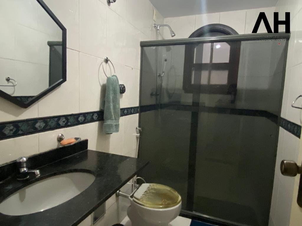 Imagem Casa com 3 Quartos à Venda, 360 m²em Piratininga - Niterói