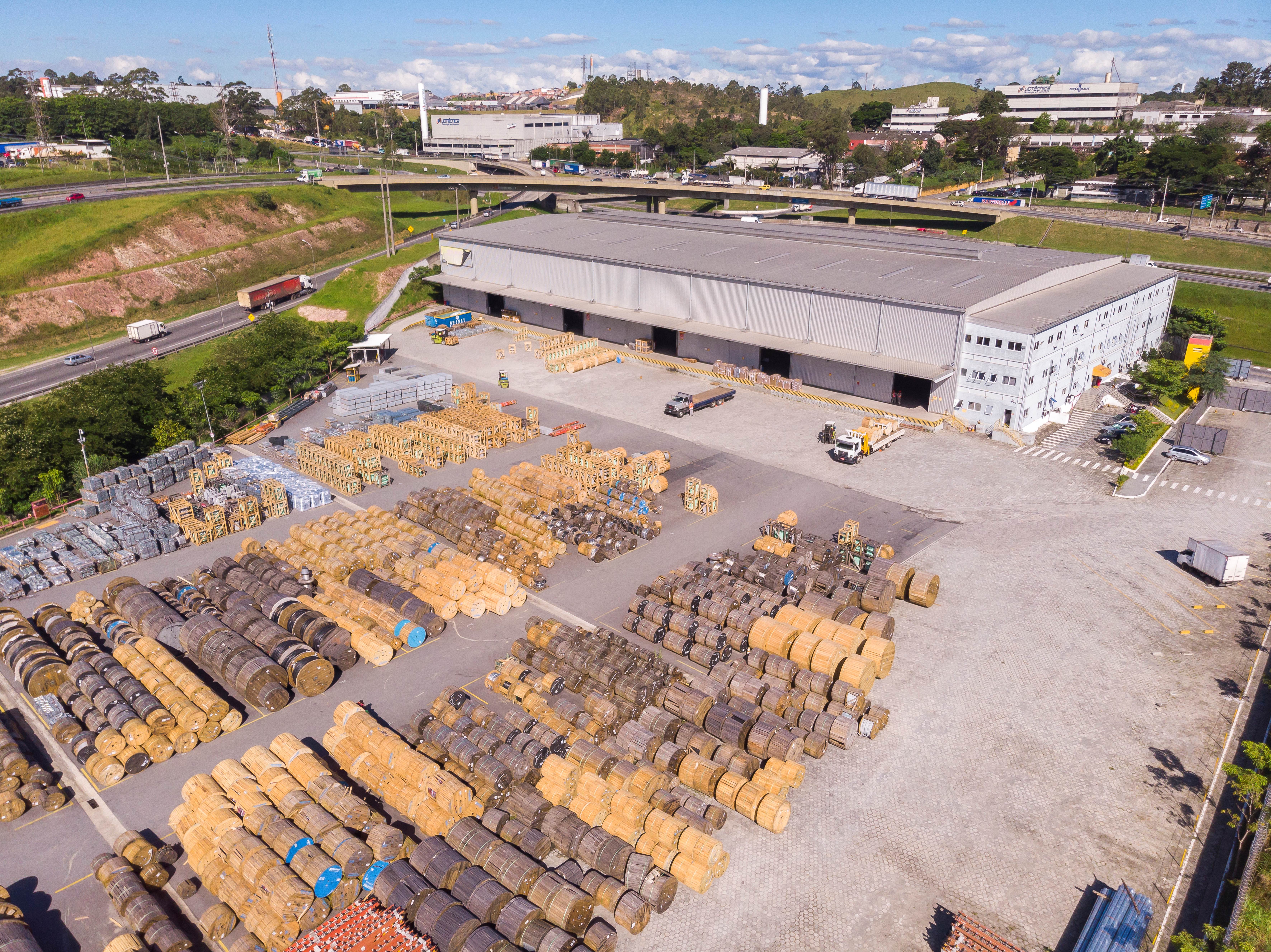 Foto do imóvel: Galpão para Alugar, 7.600 m² em Jardim Vista Alegre - Embu das Artes
