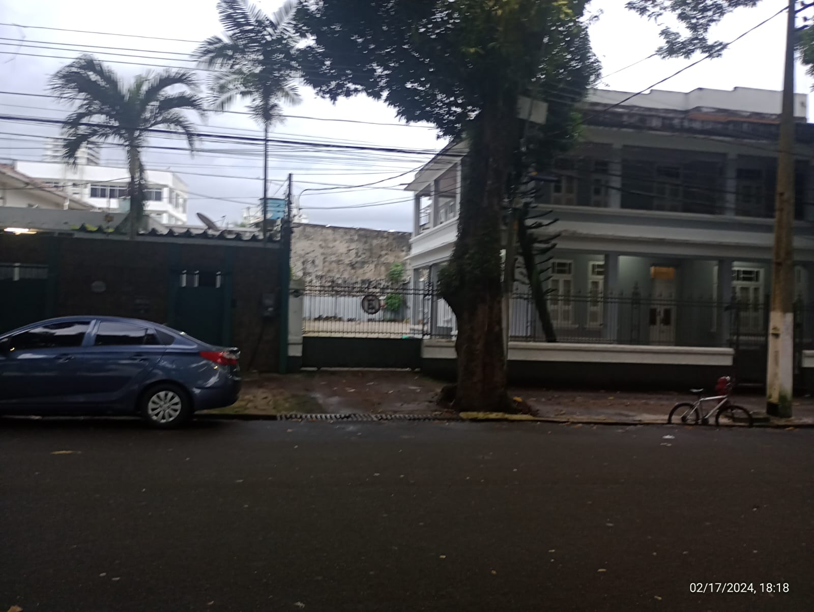 Imagem Sobrado com 5 Quartos para Alugar, 600 m²em Batista Campos - Belém