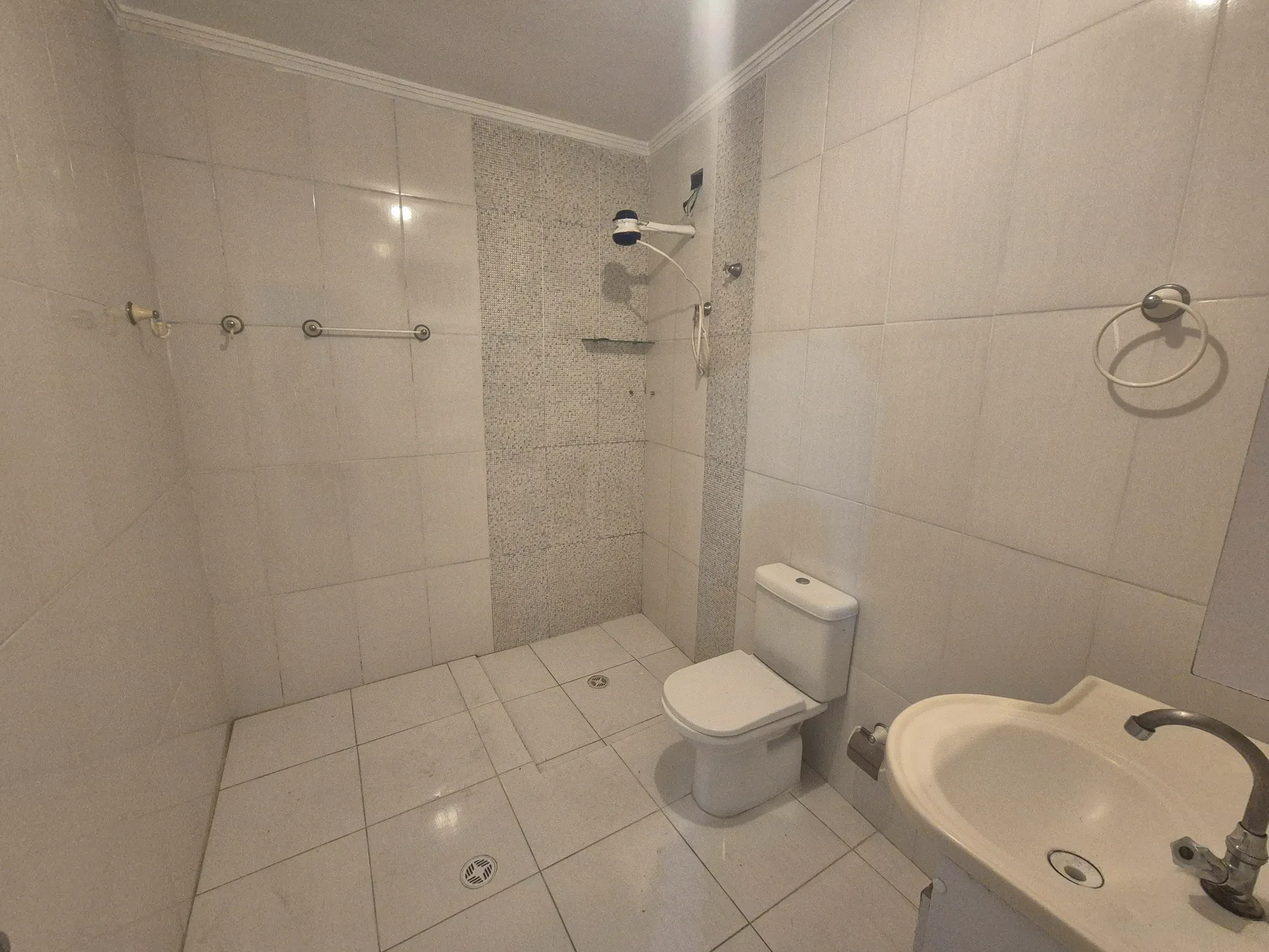 Imagem Casa com 2 Quartos para Alugar, 100 m² em Parque Pinheiros - Taboão da Serra