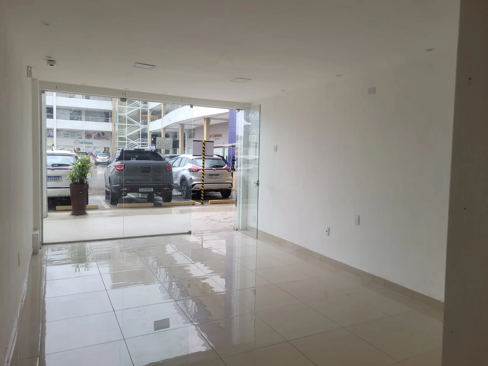 Imagem Sala Comercial para Alugar, 35 m² em Buraquinho - Lauro de Freitas