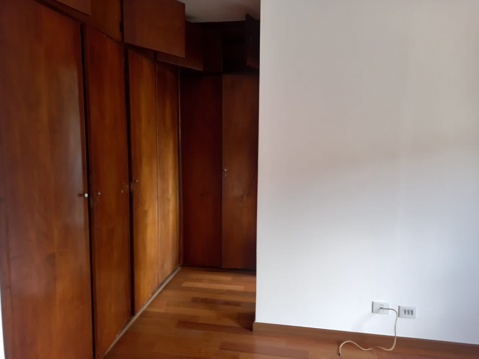 Imagem Sobrado com 3 Quartos à Venda, 181 m²em Jardim Prudência - São Paulo