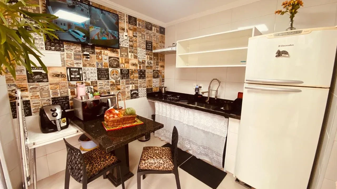 Imagem Sobrado com 4 Quartos à Venda, 214 m² em Encruzilhada - Santos