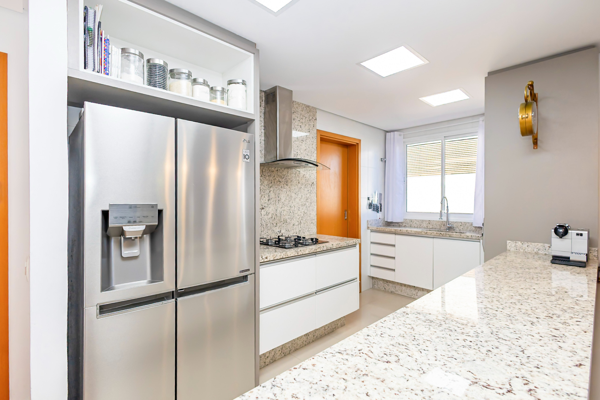 Imagem Apartamento com 2 Quartos à Venda, 170 m² em Cabral - Curitiba