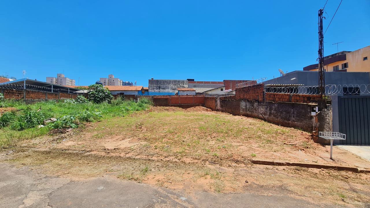 Terreno à Venda, 275 m² em Jardim Cruzeiro do Sul - Bauru