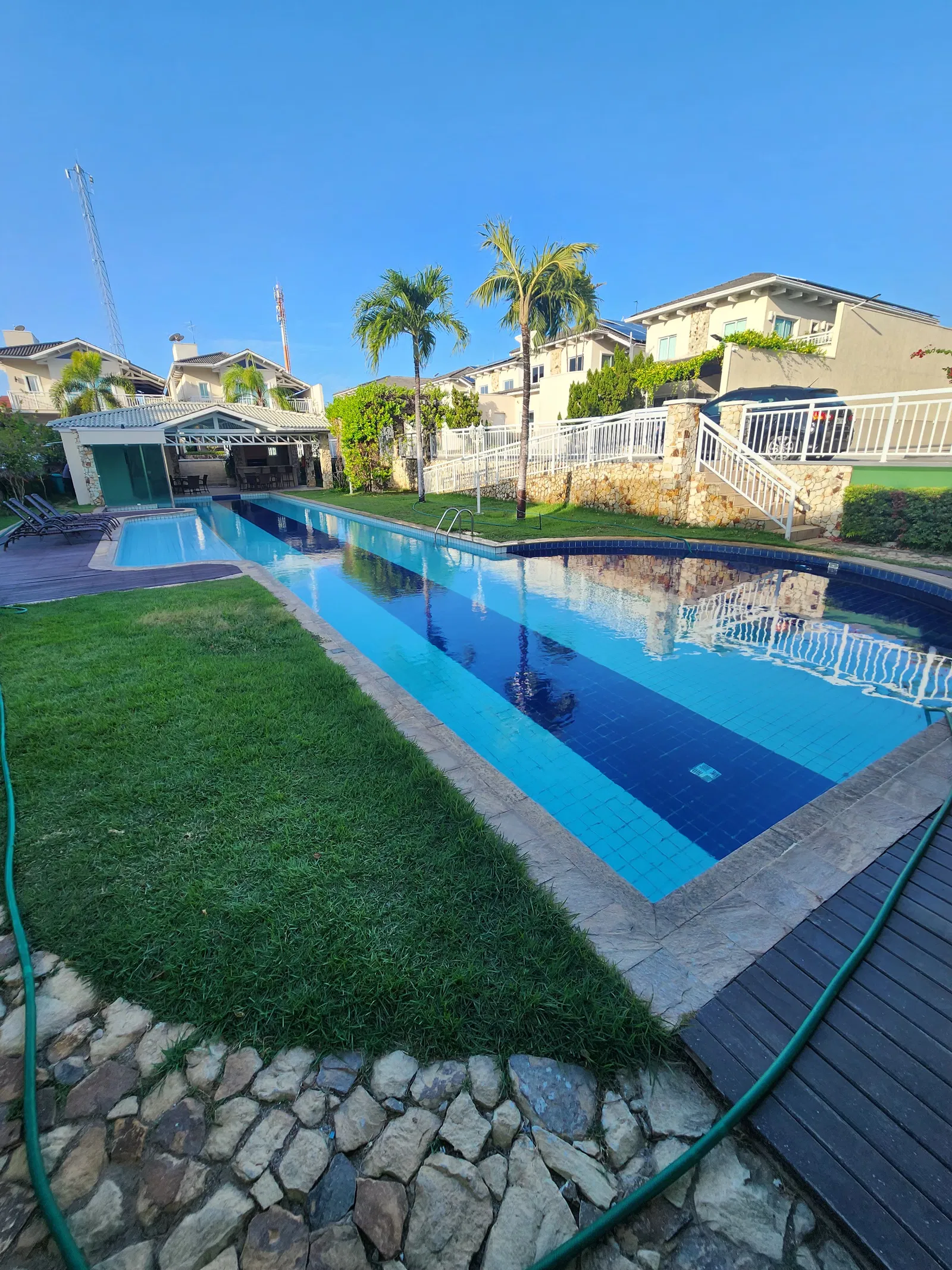 Imagem Casa de Condomínio com 3 Quartos à Venda, 277 m²em SAPIRANGA - FORTALEZA