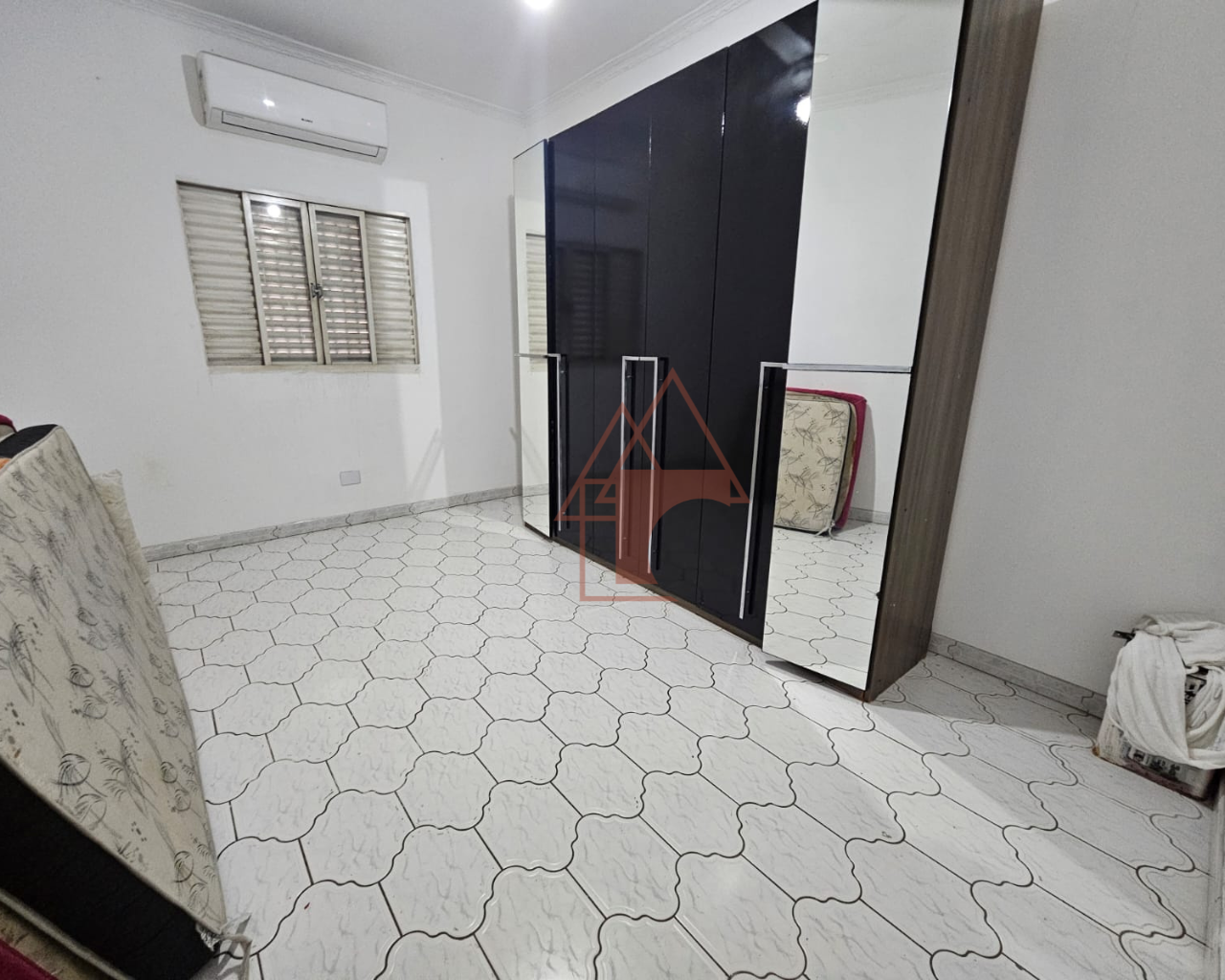 Imagem Sobrado com 4 Quartos à Venda, 164 m² em Jardim Casqueiro - Cubatão