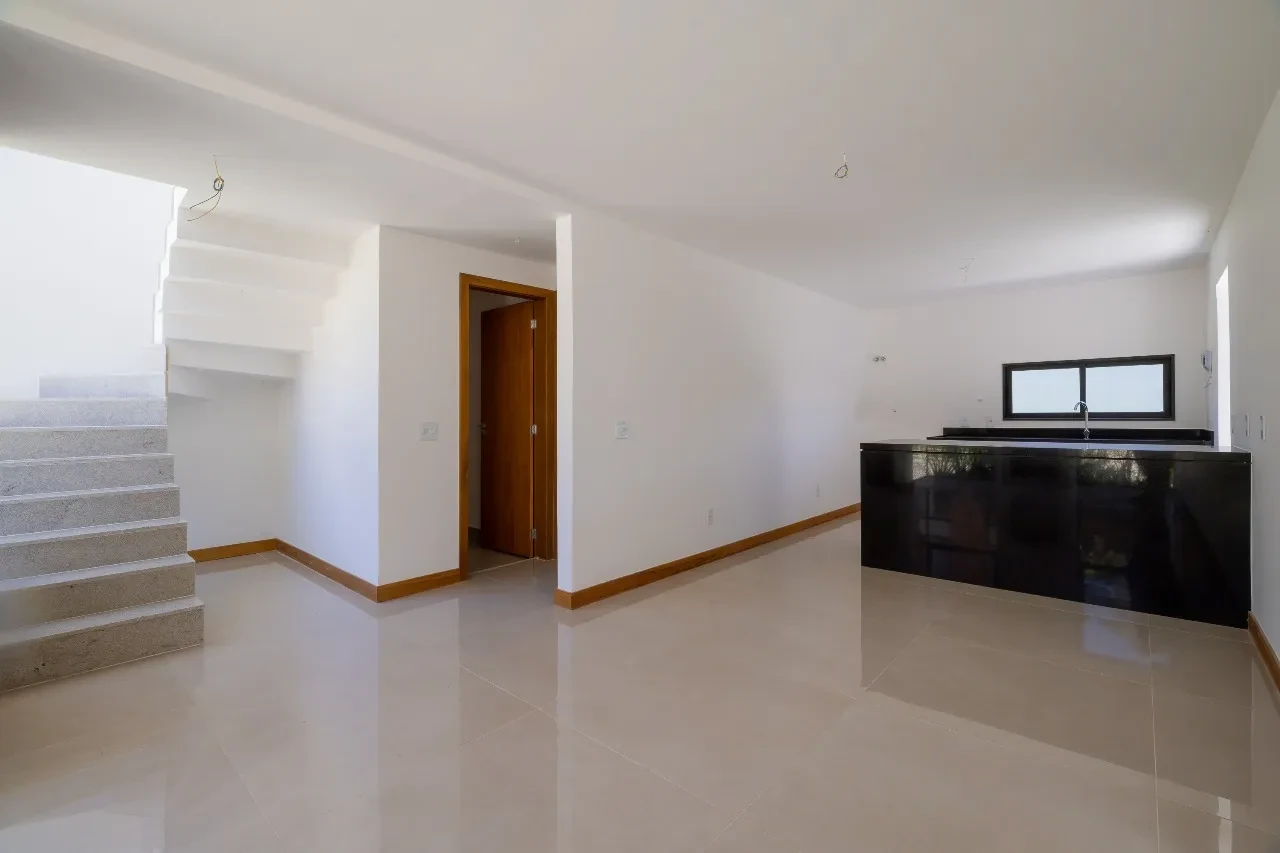 Imagem Casa de Condomínio com 4 Quartos à Venda, 152 m² em Tijuca - Teresópolis