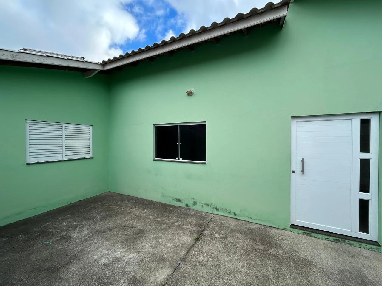 Foto do imóvel: Casa com 2 Quartos à Venda, 82 metros em Sumaré - Caraguatatuba