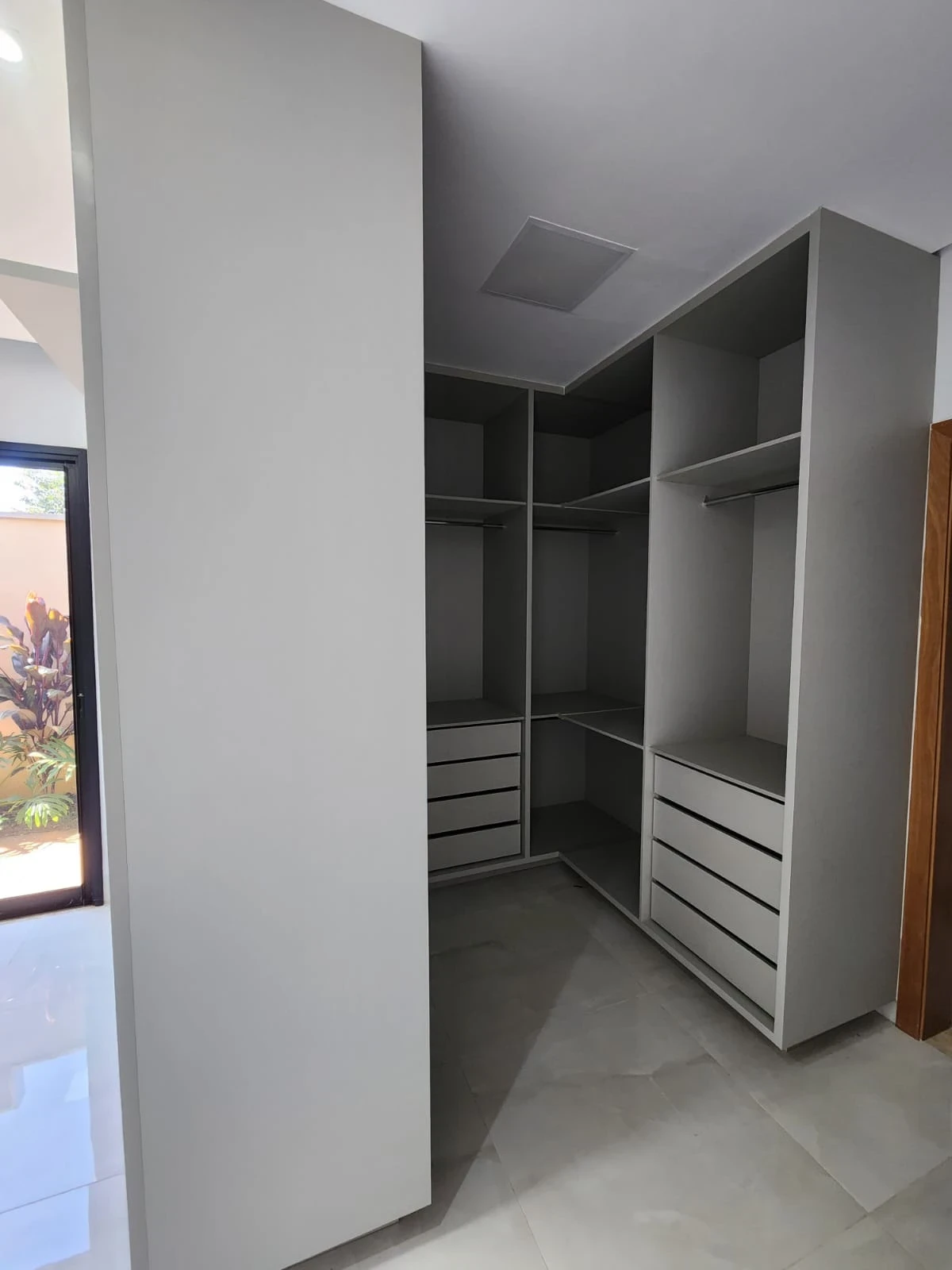Imagem Casa de Condomínio com 4 Quartos à Venda, 220 m² em Residencial Goiânia Golfe Clube - Goiânia