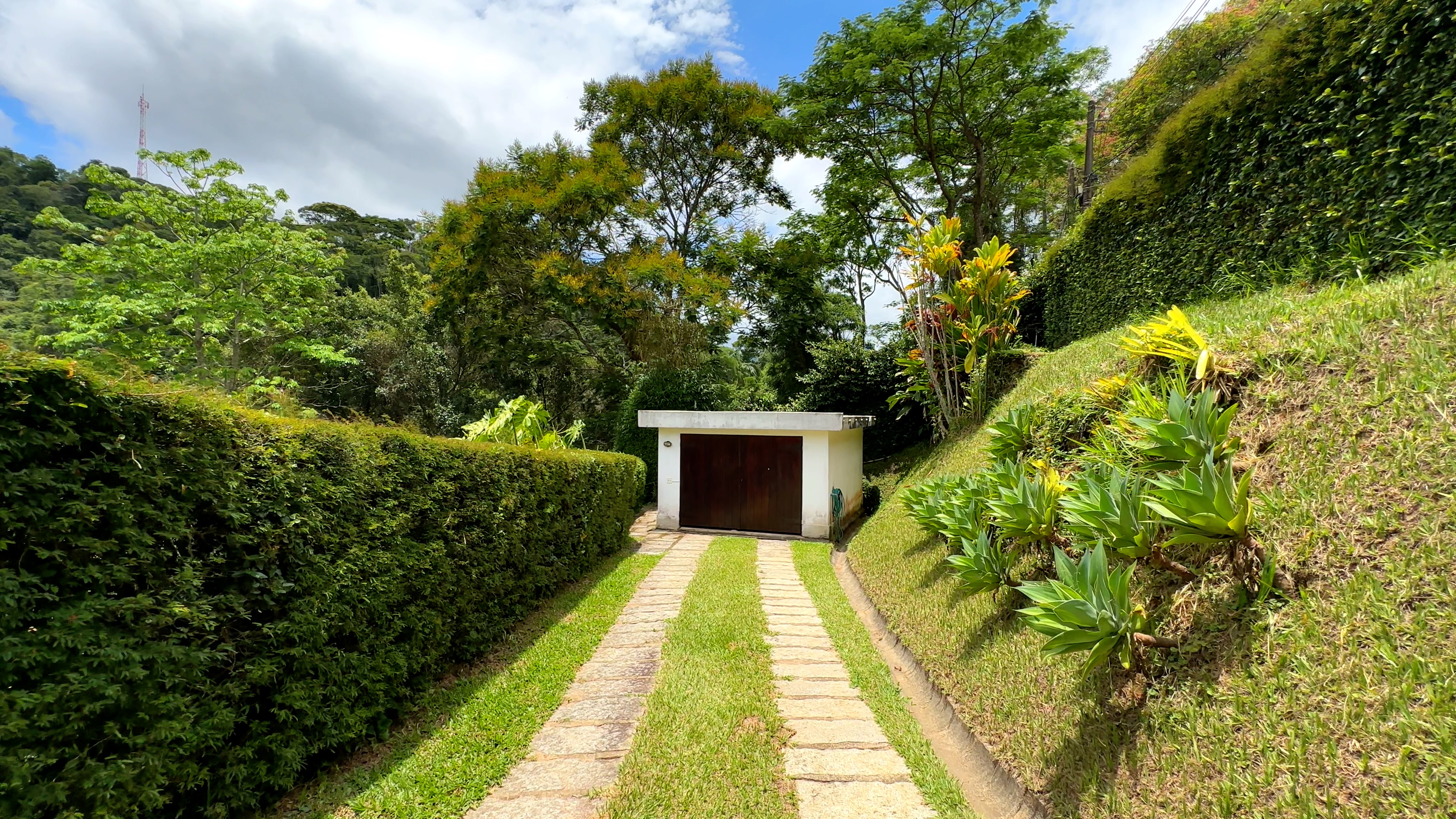 Foto do imóvel: Casa com 5 Quartos à Venda, 240 m² em Itaipava - Petrópolis