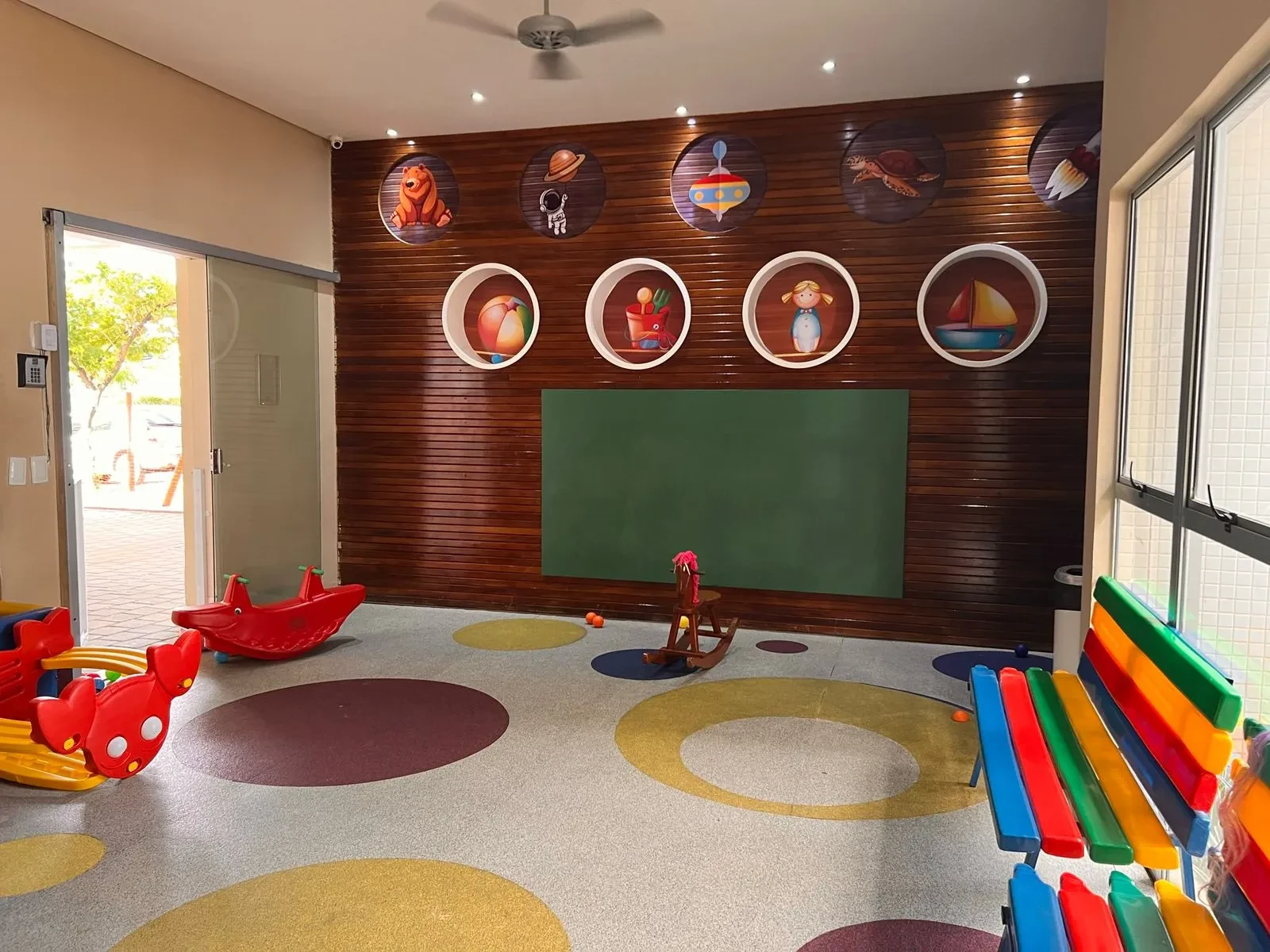 Imagem Apartamento com 2 Quartos para Alugar, 72 metros em Imbiribeira - Recife
