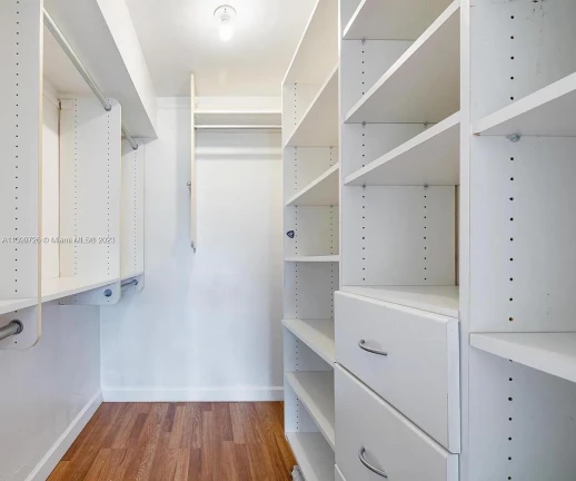 Foto do imóvel: Apartamento com 3 Quartos à Venda ou Locação, 100 m²em Alphaville Residencial Um - Barueri