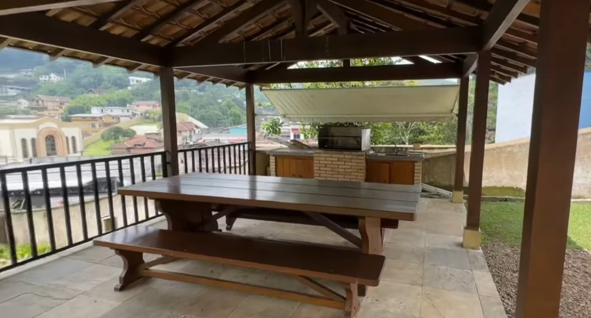 Imagem Casa com 4 Quartos à Venda, 441 m² em Castelanea - Petrópolis