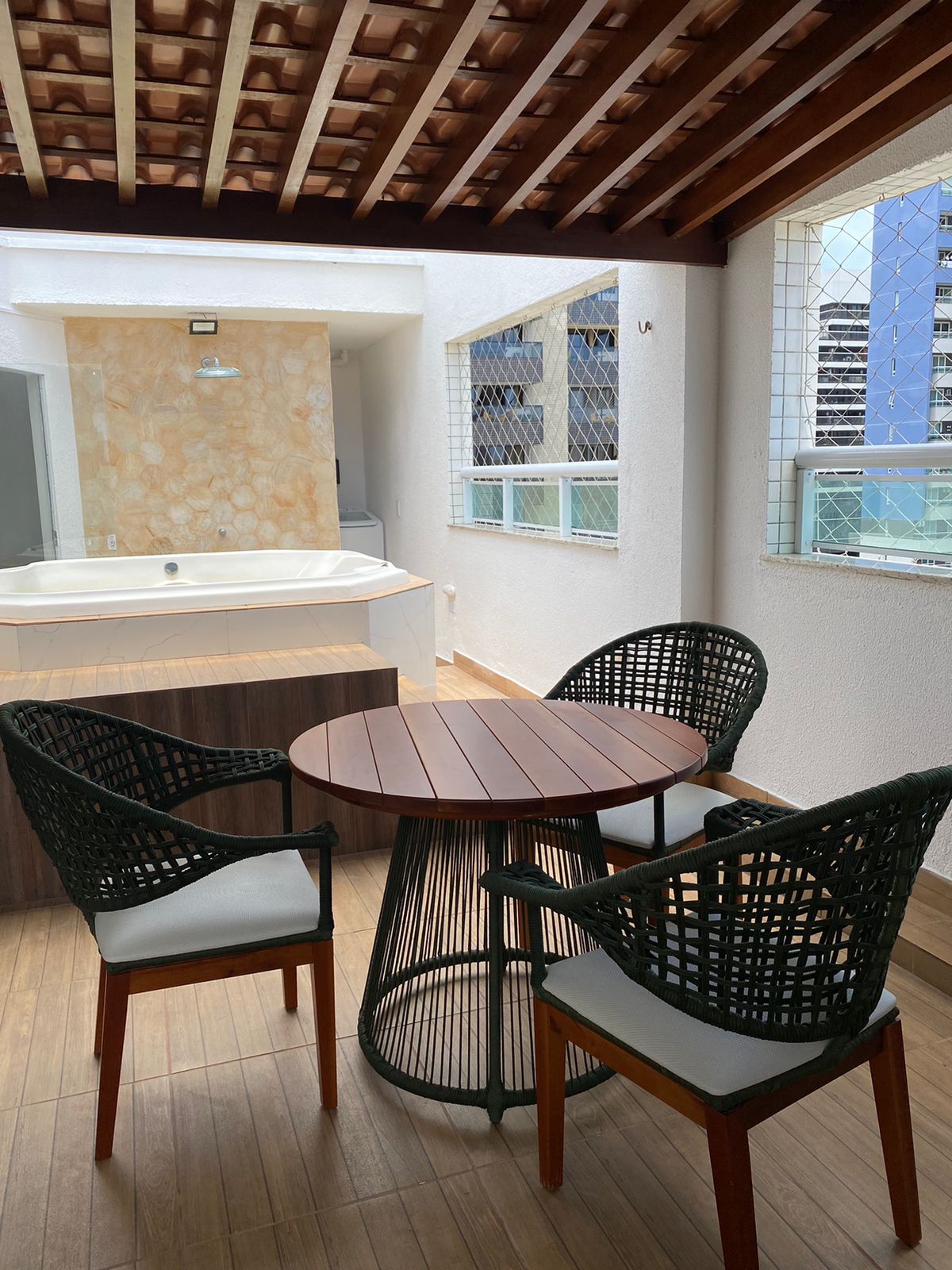 Imagem Casa de Condomínio com 5 Quartos à Venda, 252 m² em Cidade Alpha - Eusébio