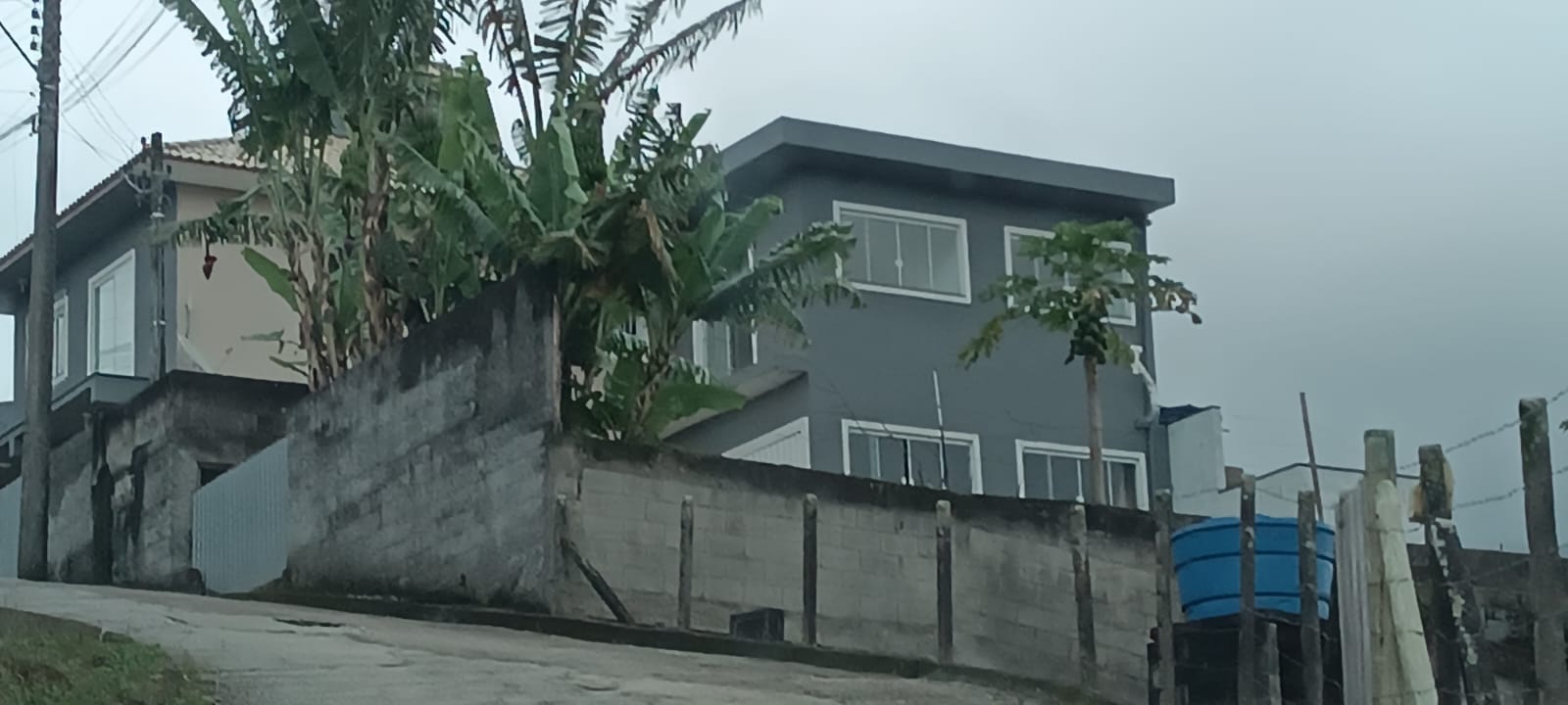 Imagem Sobrado com 4 Quartos à Venda, 250 m²em Fundos - Biguaçu