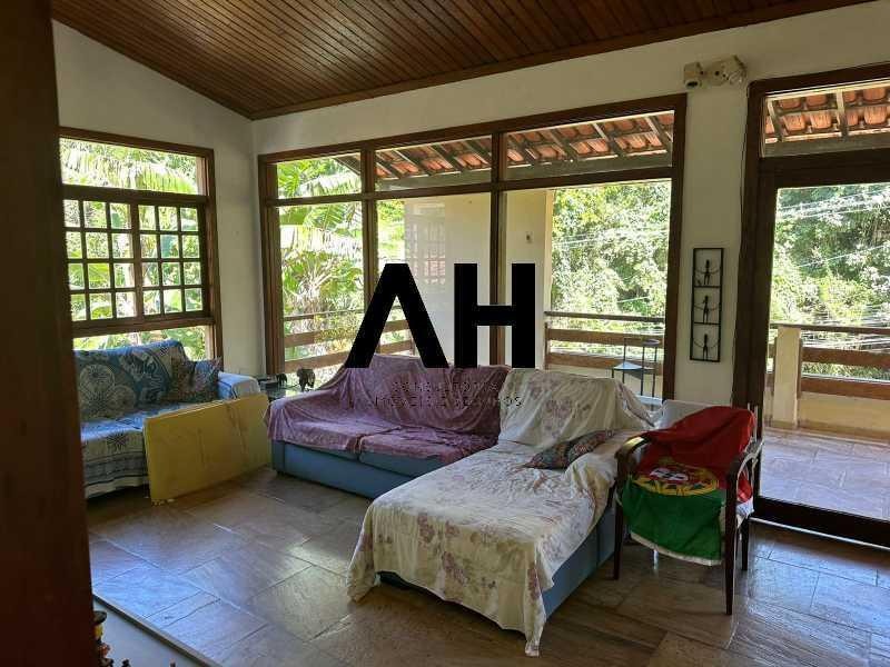 Imagem Casa com 4 Quartos à Venda, em Muriqui - Niterói
