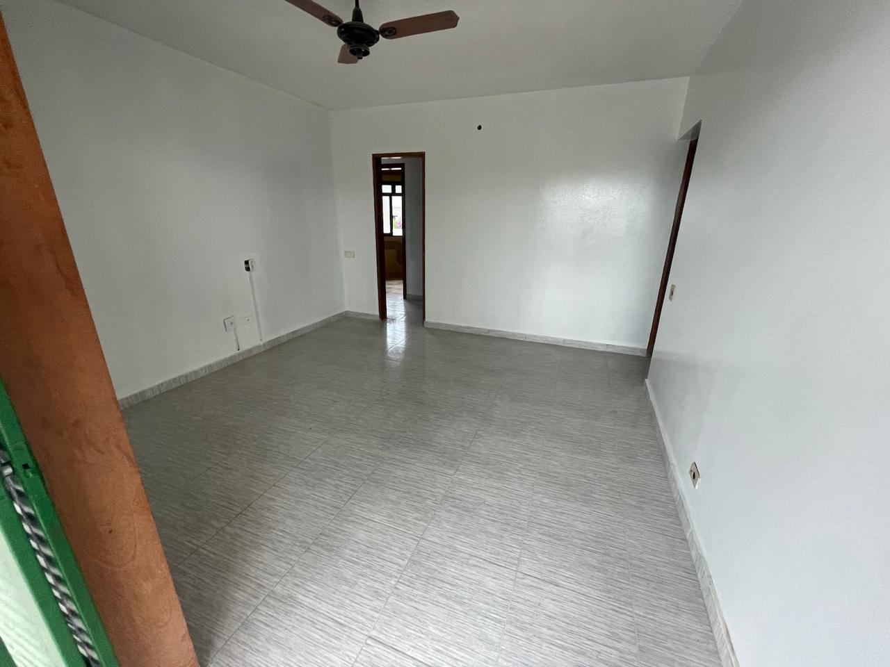 Imagem Casa com 3 Quartos à Venda, 200 m²em Jardim Riviera - São Paulo