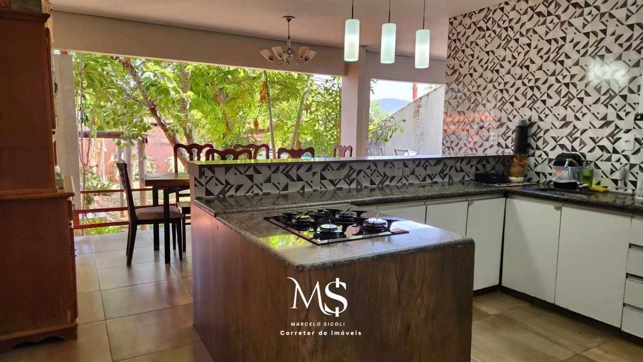 Imagem Sobrado com 4 Quartos à Venda, 550 m² em Centro - Pirenópolis