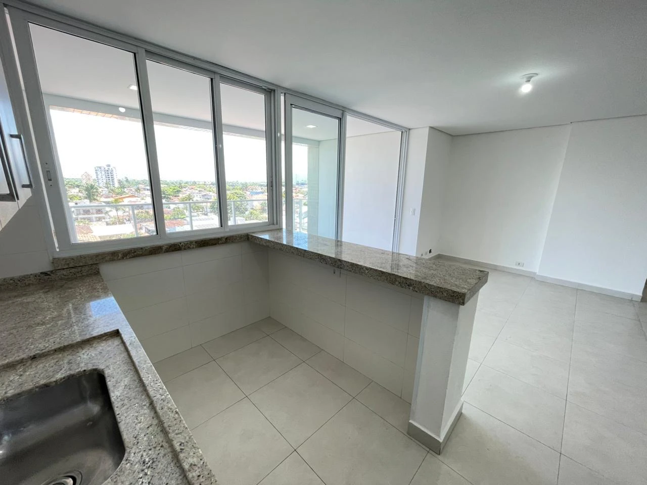 Imagem Apartamento com 3 Quartos à Venda, 130 metros em Parque Balneário Poiares - Caraguatatuba