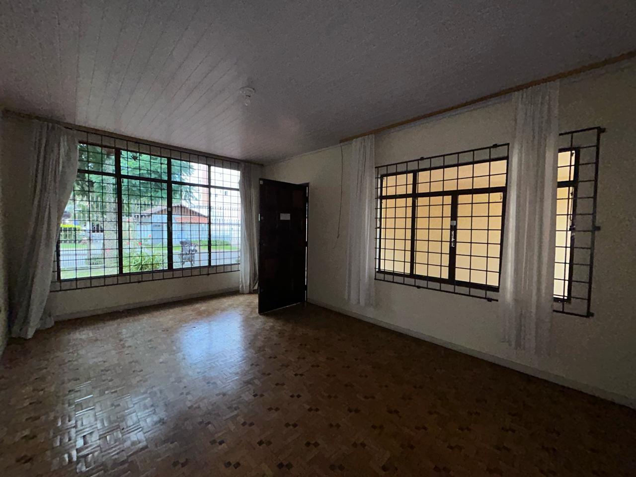 Foto do imóvel: Terreno à Venda, 600 m² em Portão - Curitiba