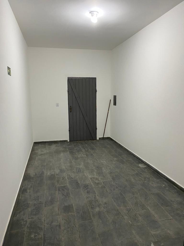 Foto do imóvel: Galpão para Alugar, 1.300 m² em Jardim Henriqueta - Taboão da Serra