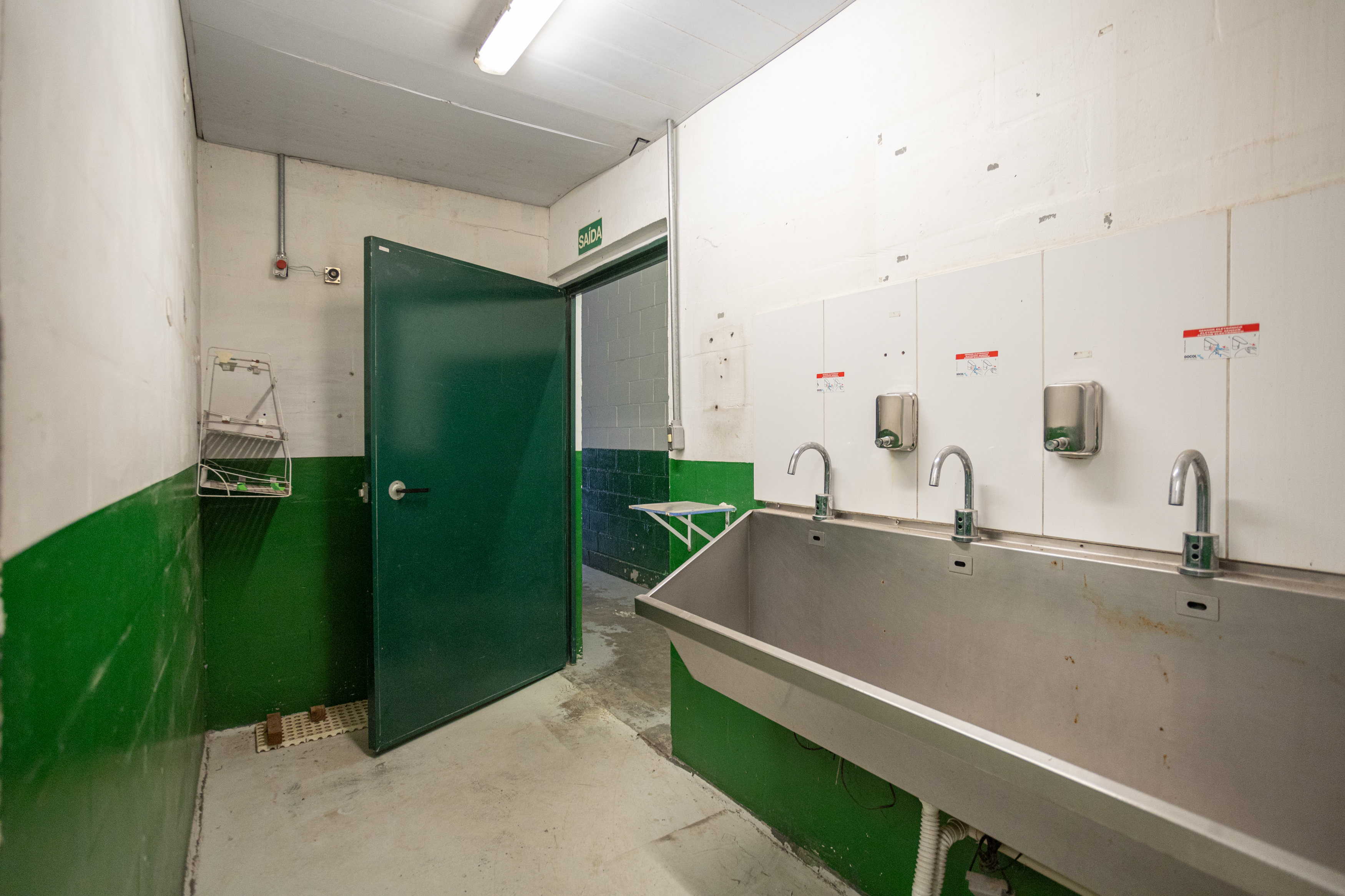 Foto do imóvel: Galpão para Alugar, 4.200 m² em Ayrosa - Osasco