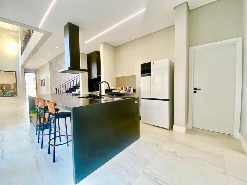 Imagem Casa de Condomínio com 3 Quartos à Venda, 380 m² em Jardim Novo Mundo - Jundiaí