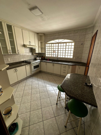 Imagem Casa com 3 Quartos à Venda, 189 m² em Planalto - Araçatuba