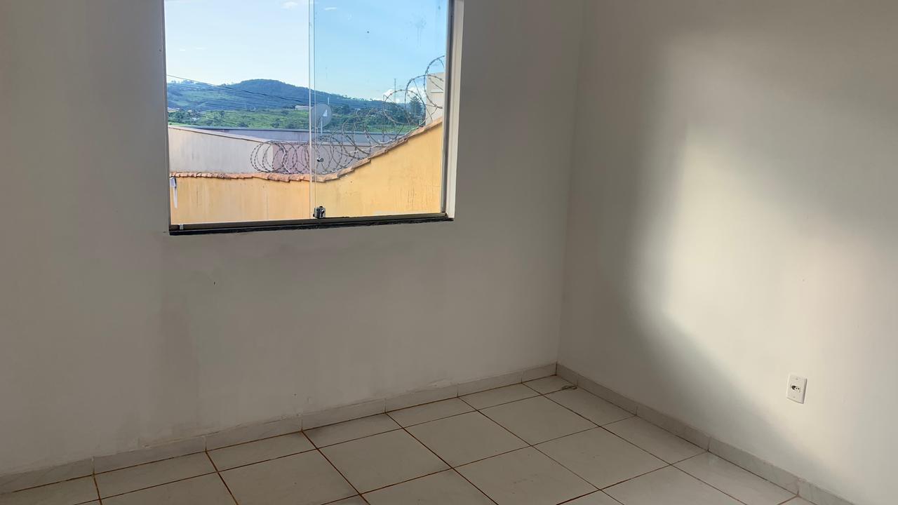 Imagem Casa com 2 Quartos à Venda ou Temporada, 65 m²em Planalto - Mateus Leme