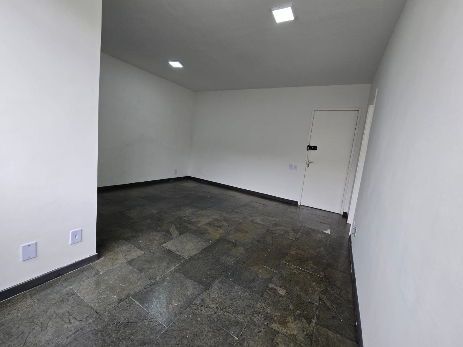 Imagem Apartamento com 2 Quartos à Venda, 55 m² em Engenhoca - Niterói