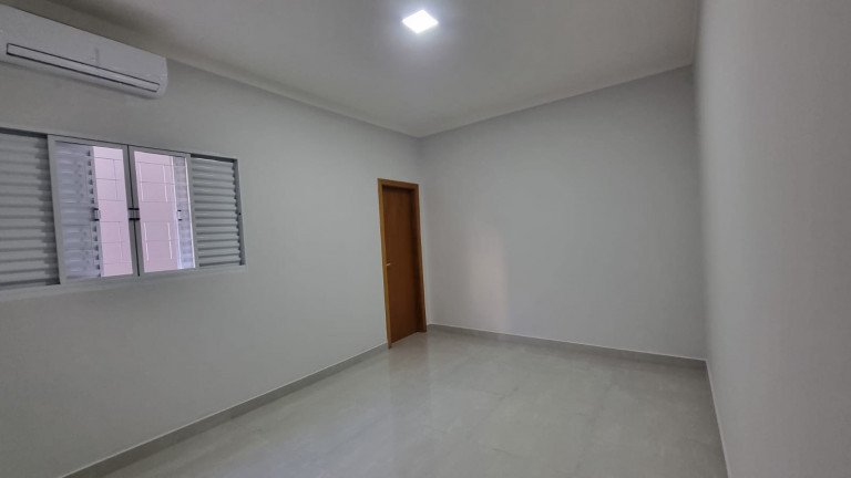 Casa com 3 Quartos à Venda,  em Jardim Pérola - Marília