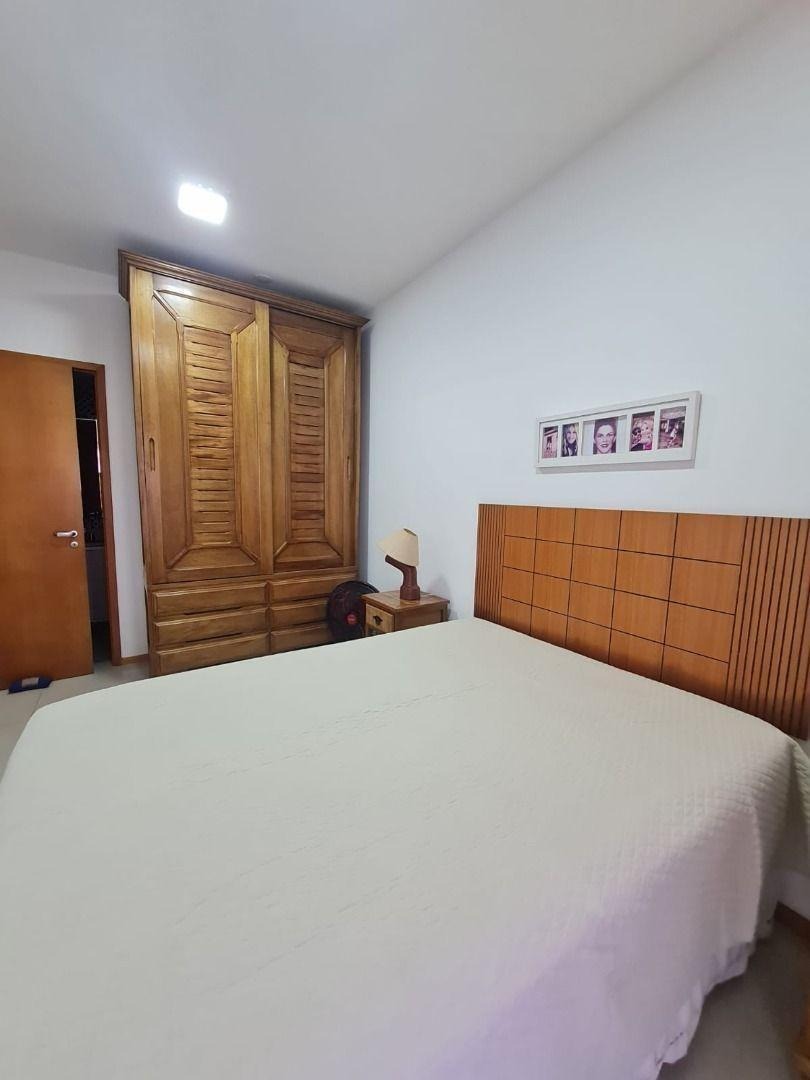 Imagem Apartamento com 4 Quartos à Venda, 131 m²em Camboinhas - Niterói