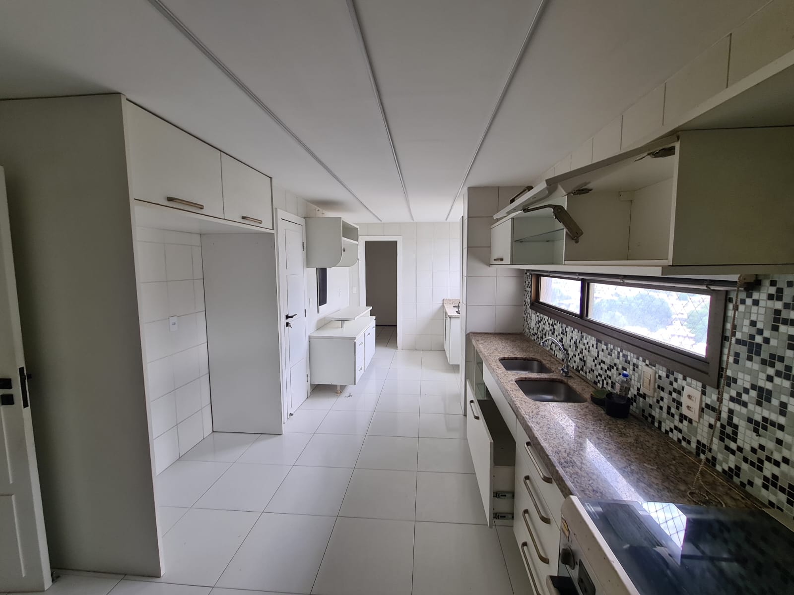 Imagem Apartamento com 4 Quartos à Venda, 240 m²em Aleixo - Manaus