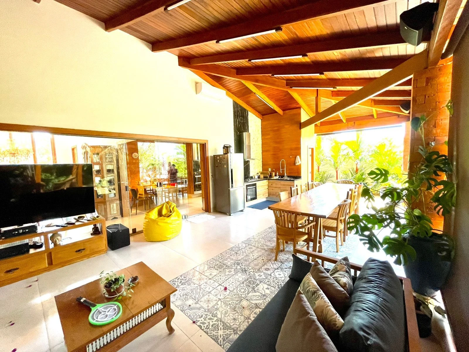 Imagem Casa de Condomínio com 4 Quartos para Alugar, 250 m² em Jardins Munique - Goiânia