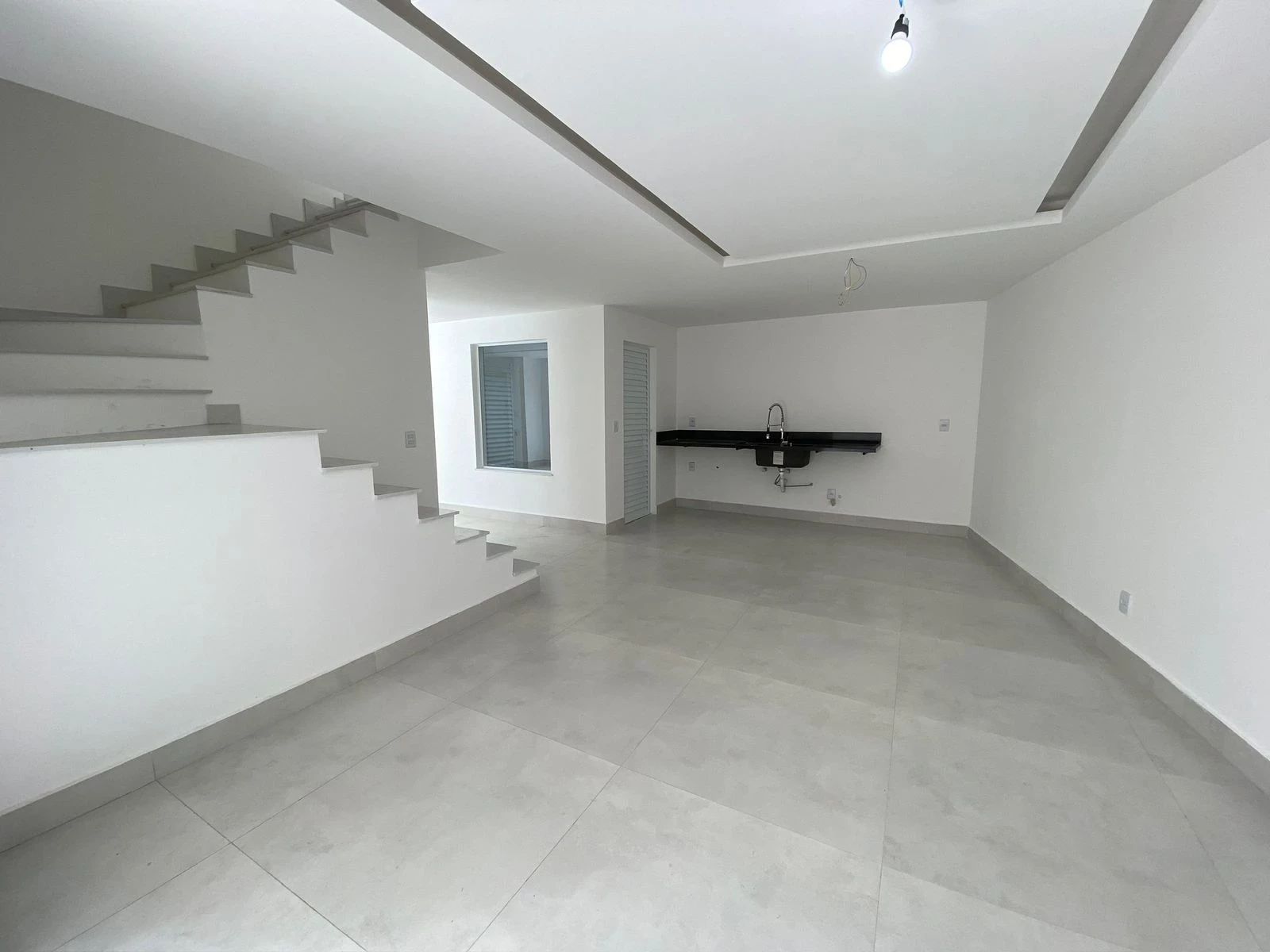 Foto do imóvel: Casa de Condomínio com 4 Quartos à Venda ou Locação, 20 m² em Vargem Pequena - Rio de Janeiro