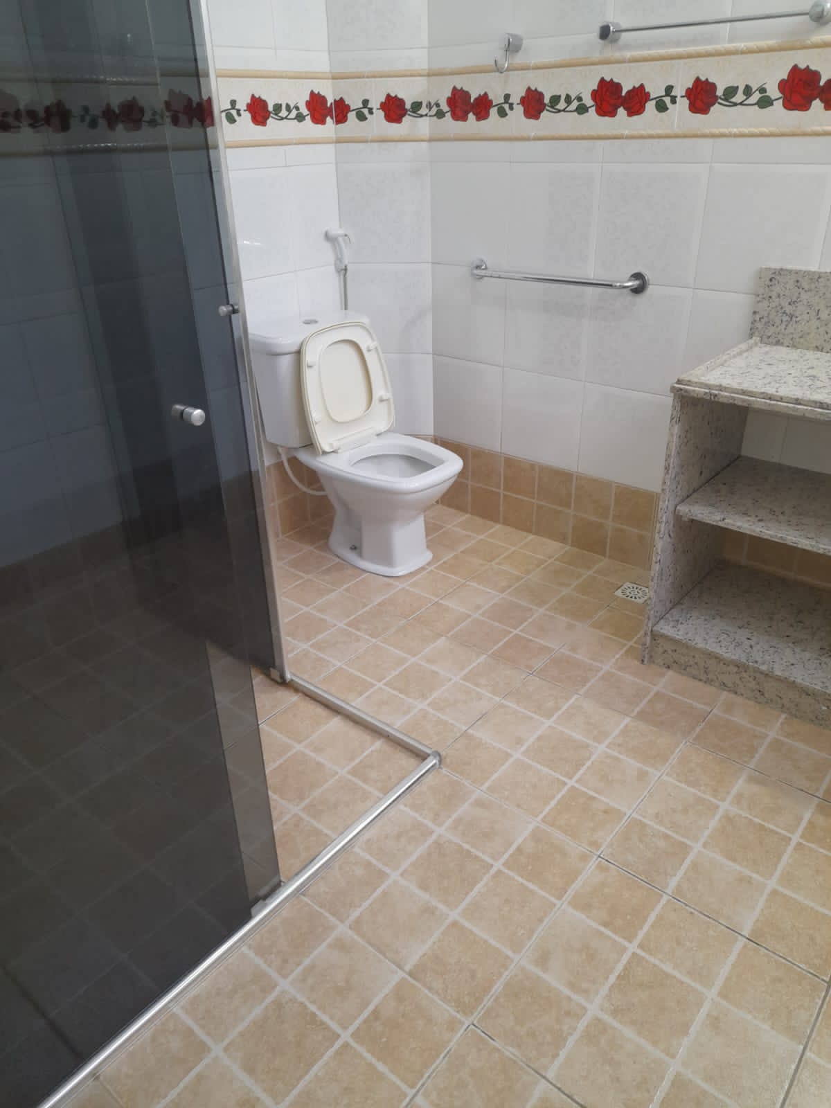 Imagem Casa com 5 Quartos à Venda ou Locação, 224 m²em Adrianópolis - Manaus