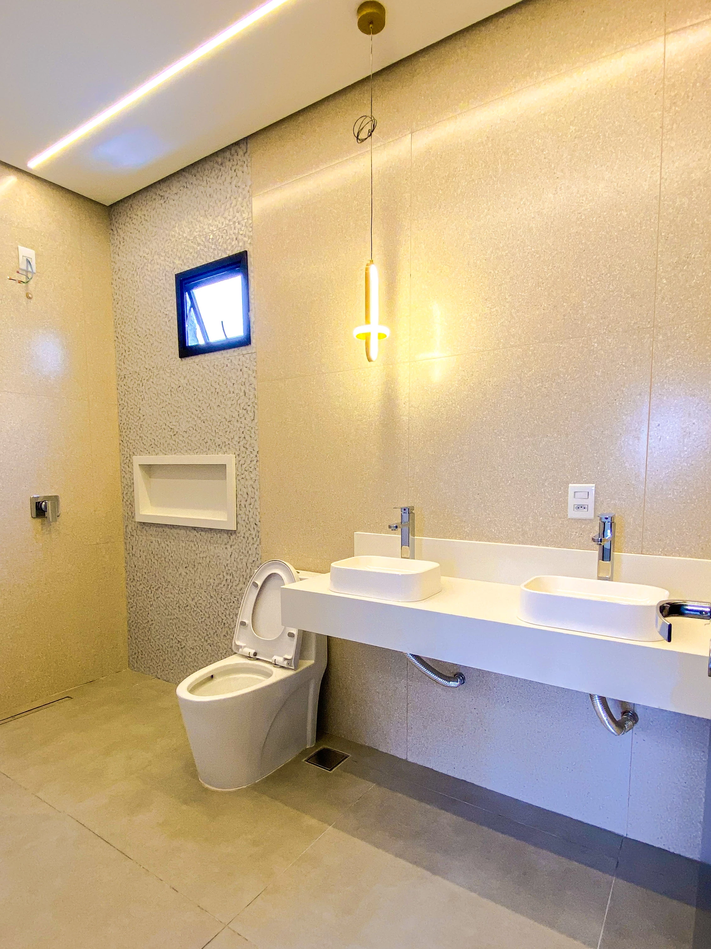 Imagem Casa de Condomínio com 4 Quartos à Venda, 180 m² em Terras Alpha Residencial 1 - Senador Canedo