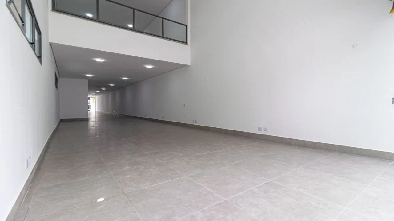 Foto do imóvel: Loja à Venda ou Locação, 550 m² em Vila Mathias - Santos