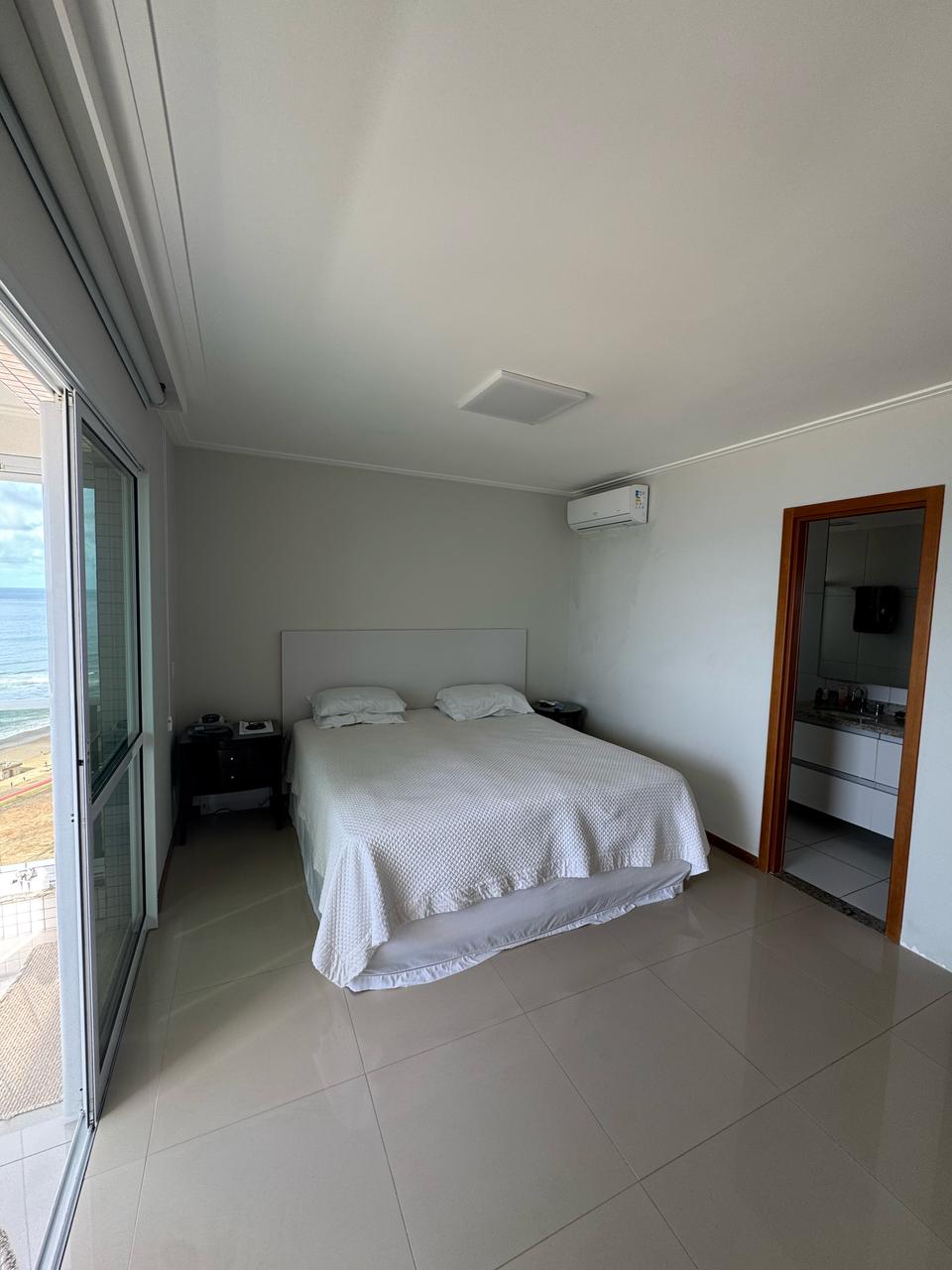 Foto do imóvel: Apartamento com 4 Quartos à Venda, 200 m² em Pituaçu - Salvador