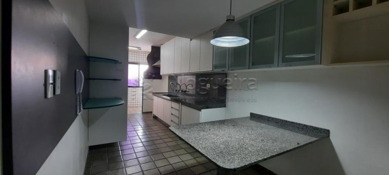 Imagem Apartamento com 4 Quartos à Venda, 217 m² em Candeias - Jaboatão dos Guararapes