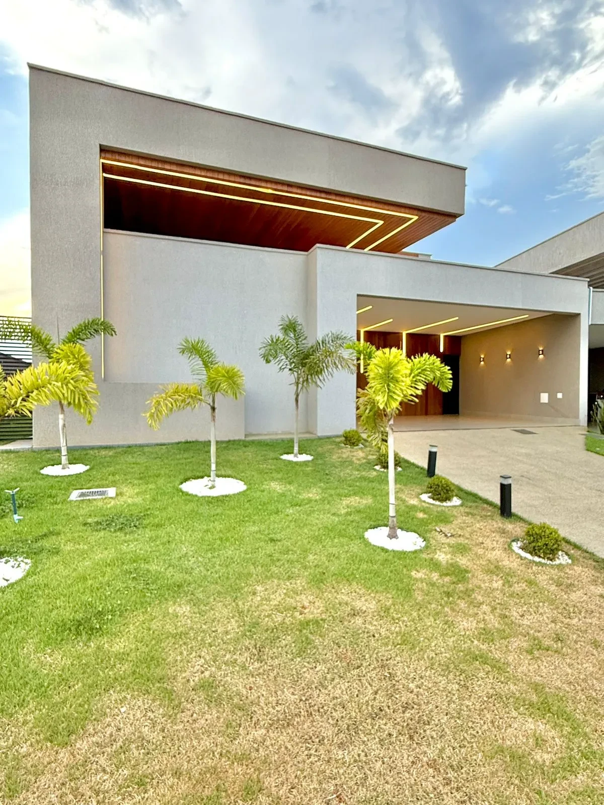 Casa de Condomínio com 4 Quartos à Venda, 186 metro em Terras Alpha Residencial 2 - Senador Canedo