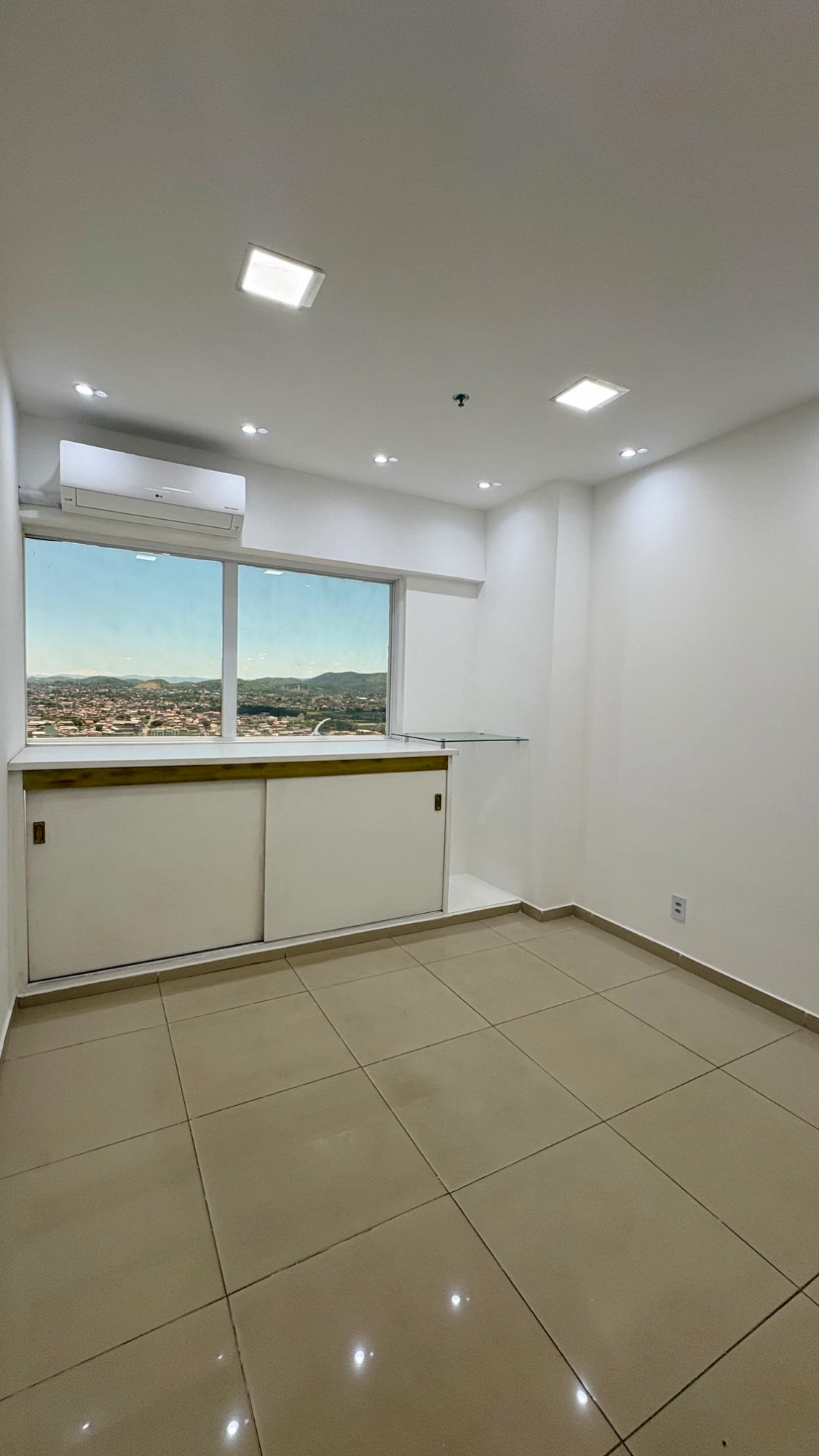 Foto do imóvel: Sala Comercial para Alugar, 27 m² em Centro - Nova Iguaçu