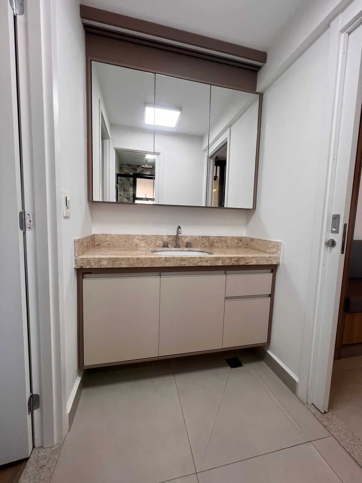 Foto do imóvel: Apartamento com 1 Quarto à Venda ou Locação, 46 m² em Jardim Apolo I - São José dos Campos