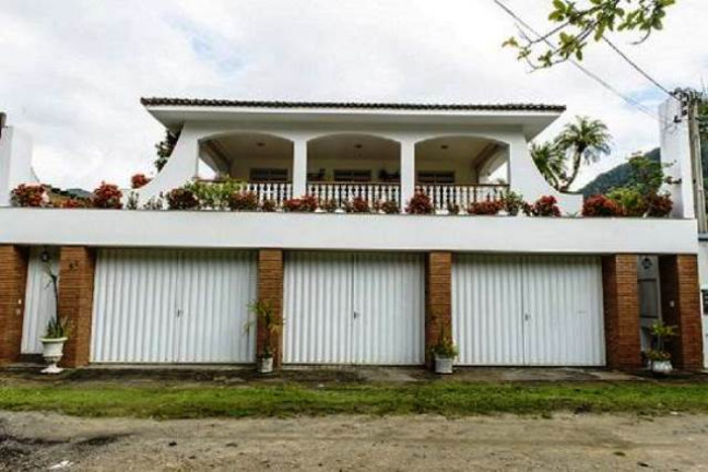Sobrado com 8 Quartos à Venda, 450 m² em Barequeçaba - São Sebastião