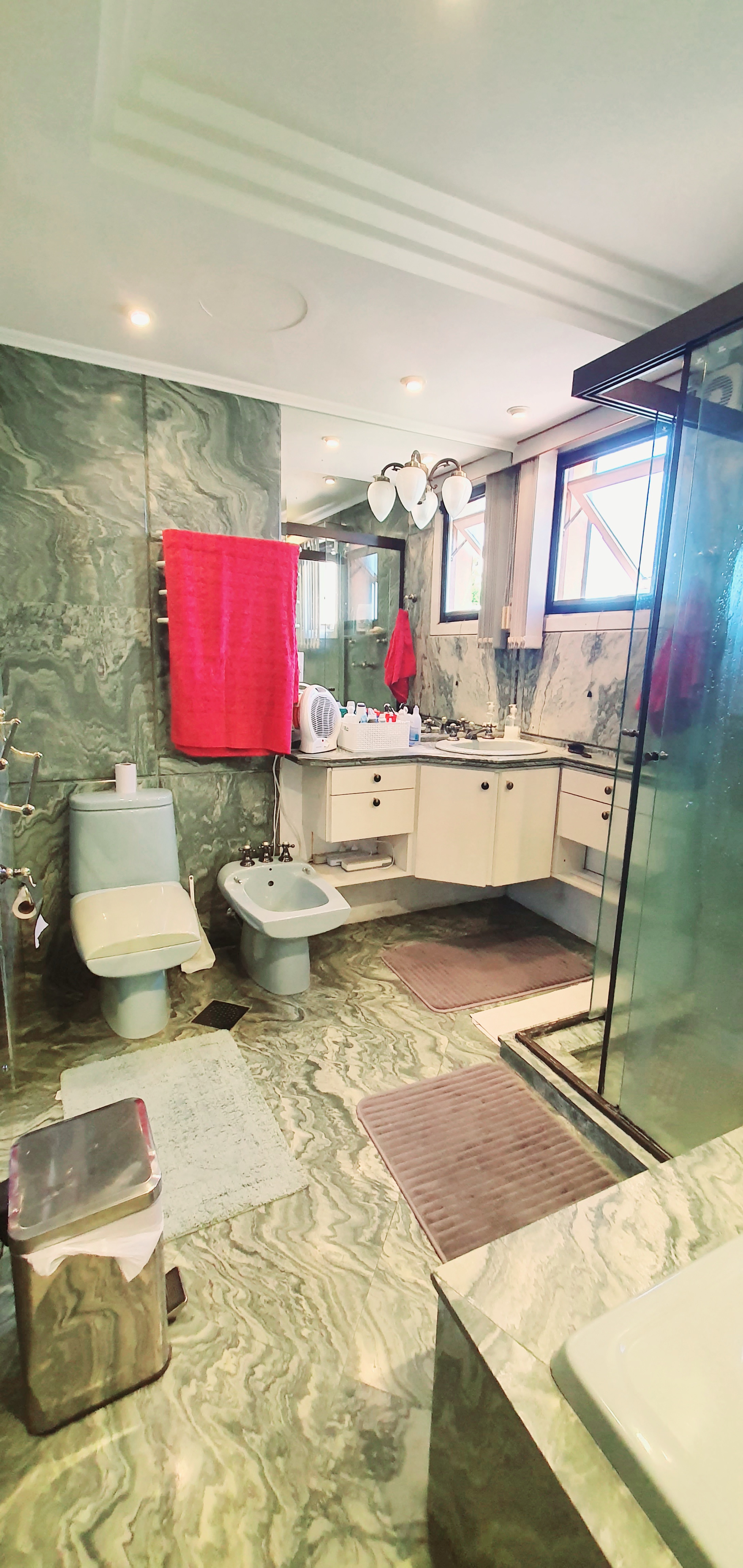 Imagem Casa de Condomínio com 3 Quartos à Venda, 340 m² em Menino Deus - Porto Alegre