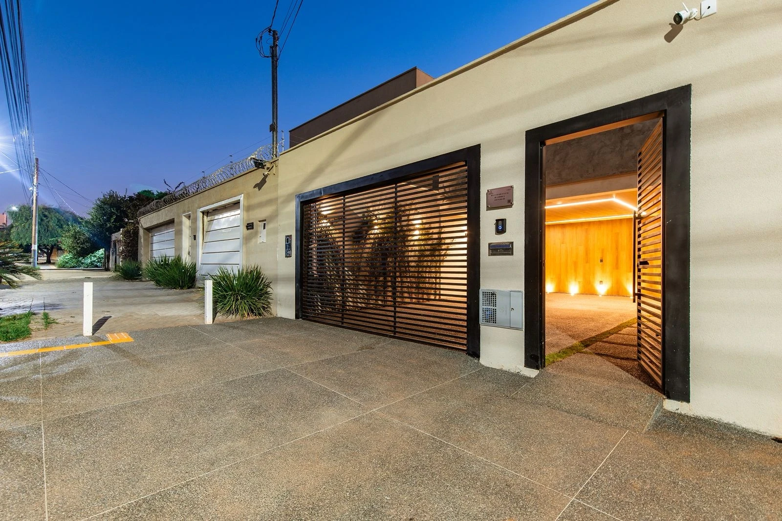 Imagem Sobrado com 3 Quartos à Venda, 217 m² em Jardim América - Goiânia