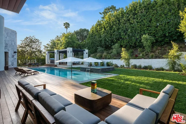 Foto do imóvel: Casa de Condomínio com 5 Quartos à Venda, 796 m²em Alphaville Residencial Um - Barueri