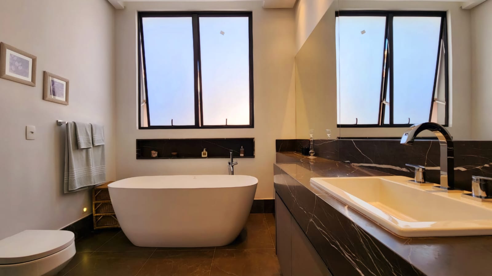 Foto do imóvel: Casa com 4 Quartos à Venda, 370 m²em Ponta da Praia - Santos